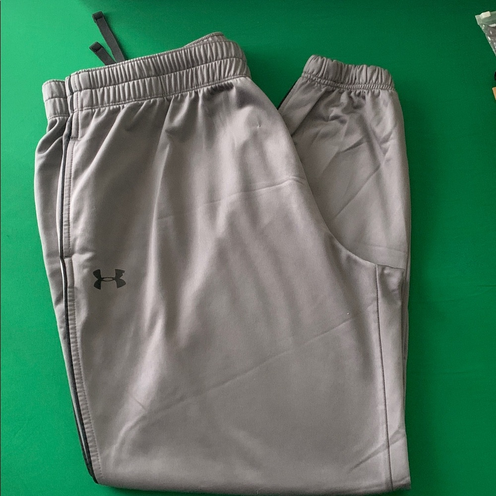 Under Armour Charcoal Gray Performance Leggings